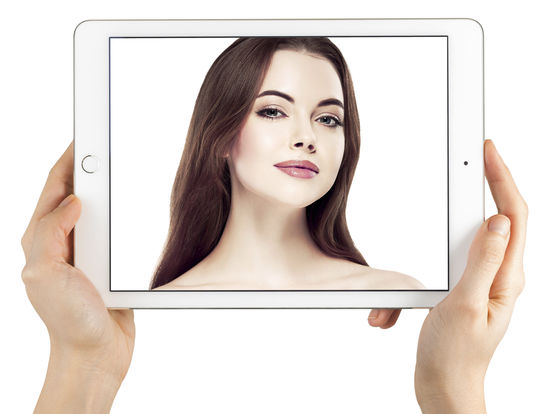Mirror Deluxe - perfect free makeup mirror app on the App Store
